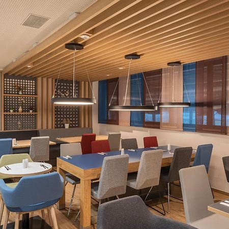 Holiday Inn Express - Hamburg South A7-As42 By Ihg Egestorf Bagian luar foto