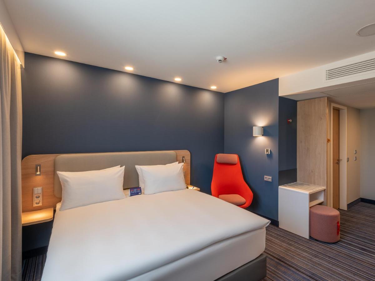 Holiday Inn Express - Hamburg South A7-As42 By Ihg Egestorf Bagian luar foto