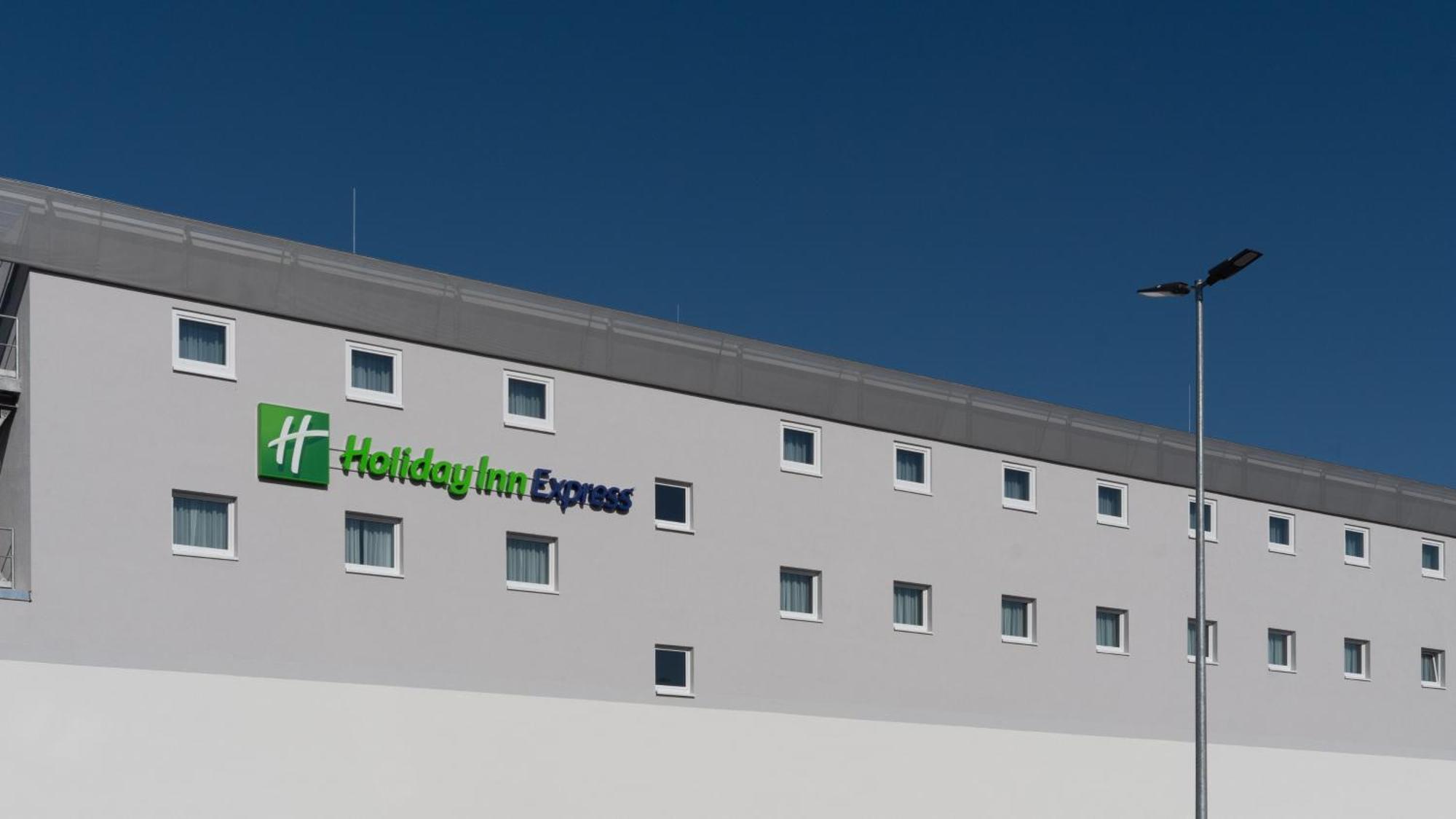 Holiday Inn Express - Hamburg South A7-As42, An Ihg Hotel Egestorf Bagian luar foto