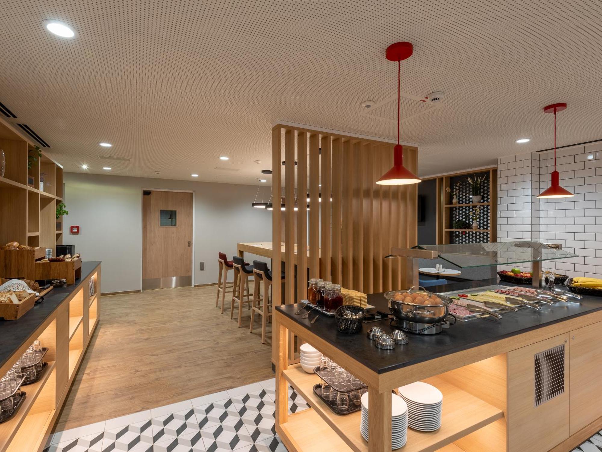 Holiday Inn Express - Hamburg South A7-As42 By Ihg Egestorf Bagian luar foto