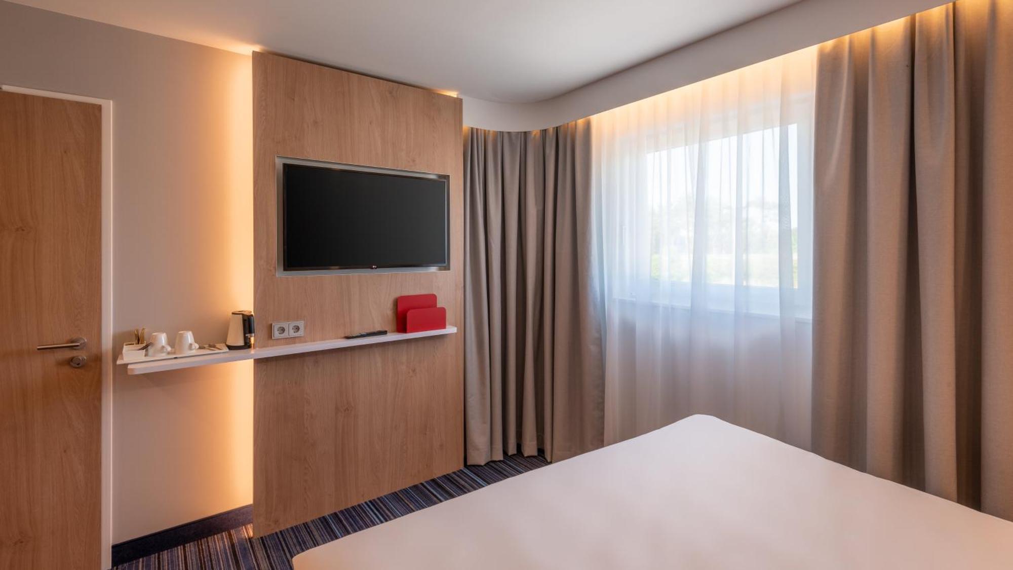 Holiday Inn Express - Hamburg South A7-As42 By Ihg Egestorf Bagian luar foto