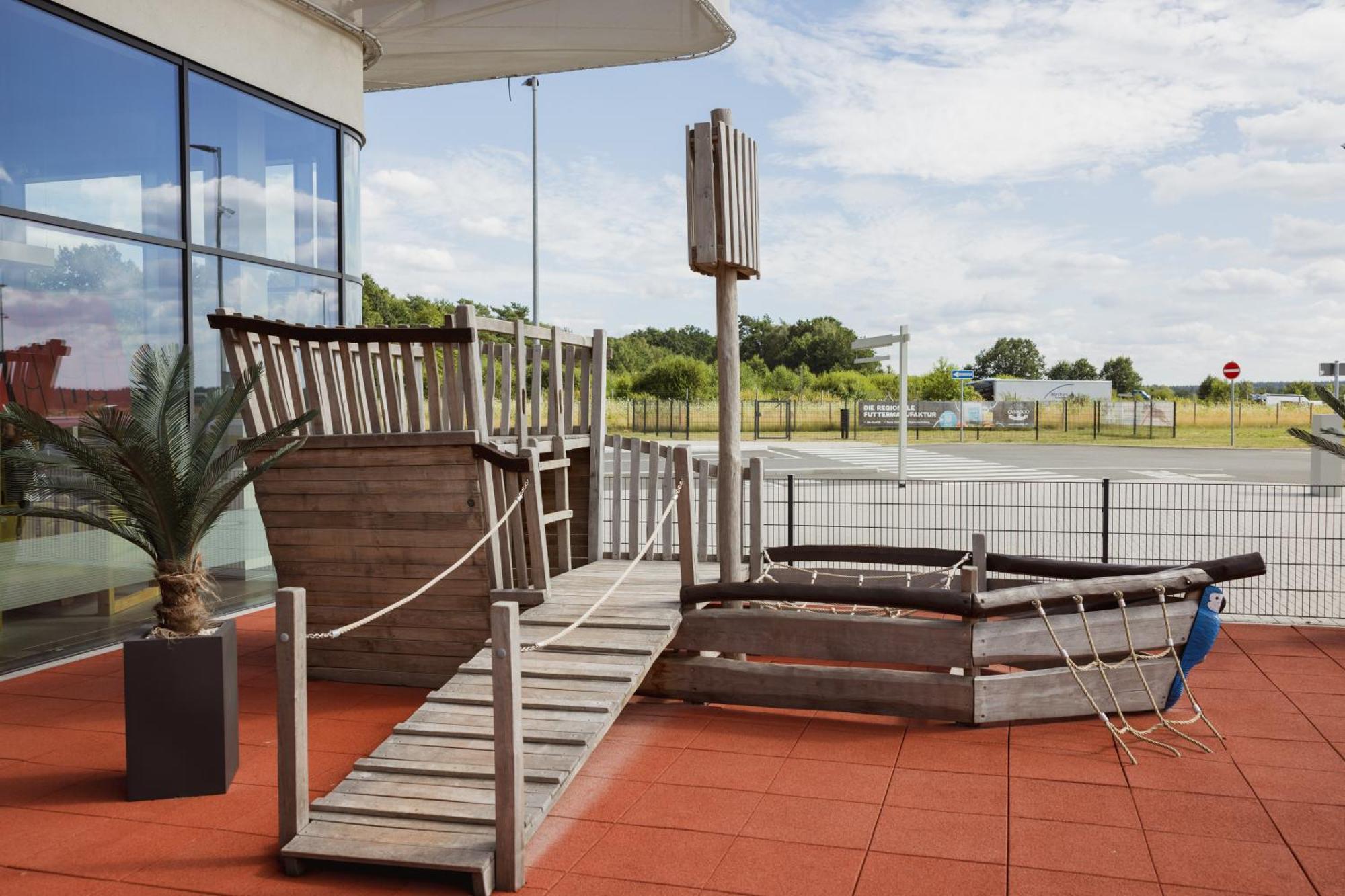 Holiday Inn Express - Hamburg South A7-As42 By Ihg Egestorf Bagian luar foto