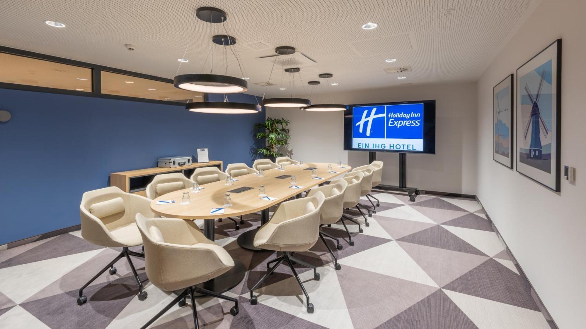 Holiday Inn Express - Hamburg South A7-As42 By Ihg Egestorf Bagian luar foto